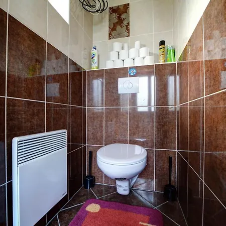 Zlechov Hotel *