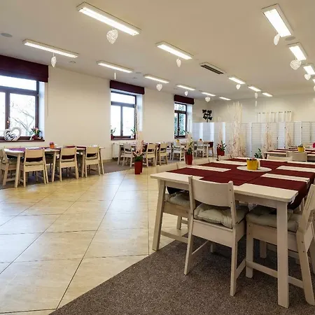 Zlechov Hotel *