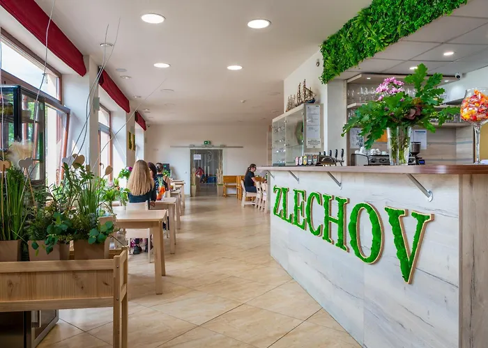 Zlechov Hotel *