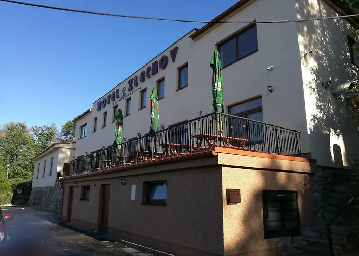 Zlechov Hotel *